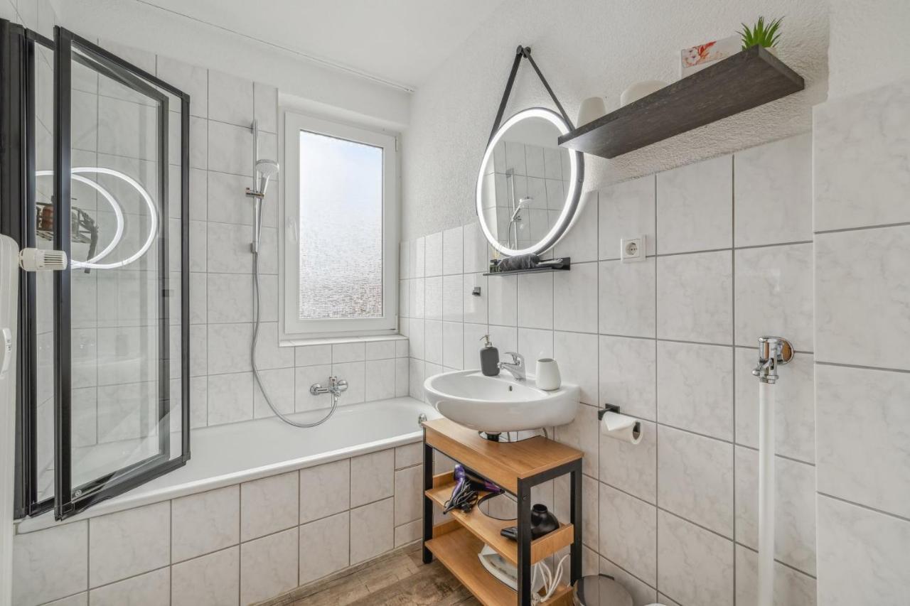 Amalfi A02 - 2 Zi Fuer 4P - Balkon, Smart Tv, Boxspringbett Apartamento Kaiserslautern Exterior foto
